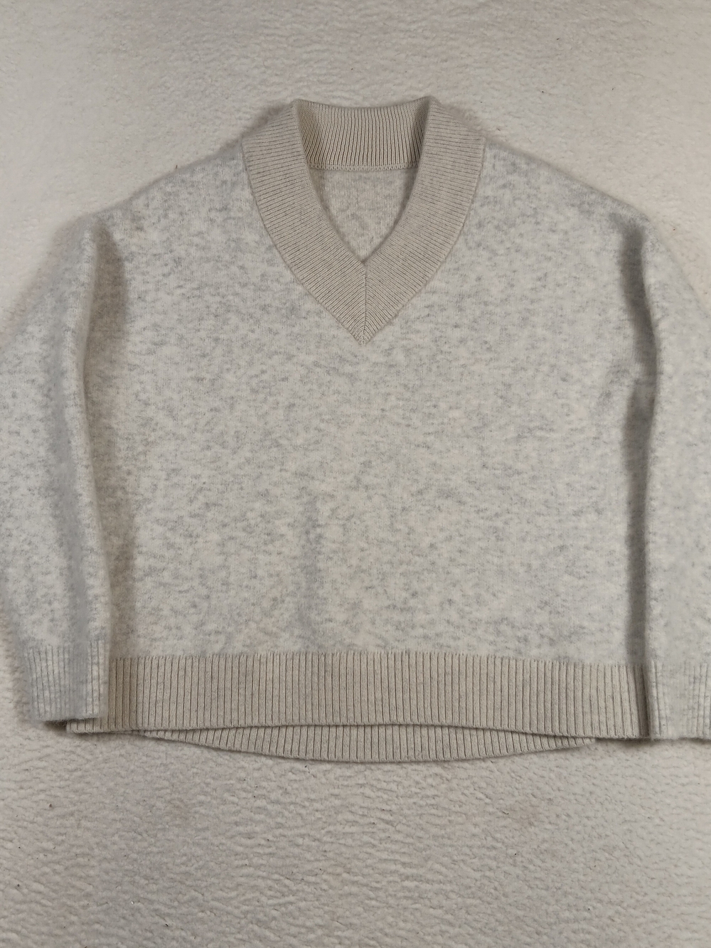 Lululemon Sweater Womens Medium Heathered Bone Alpaca Merino Wool V-Neck